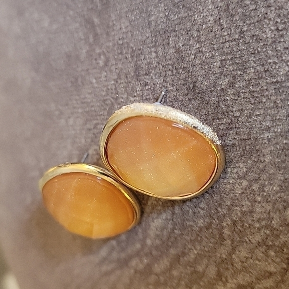 3/$20 Vtg Faceted Acrylic Peach Gemstone Post Earrings FLAWED - Picture 5 of 7